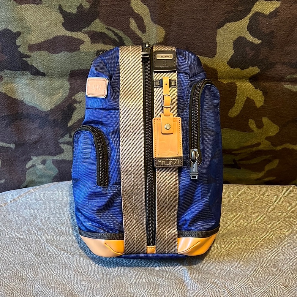 Tumi Monterrey Sling backpack super rare item !